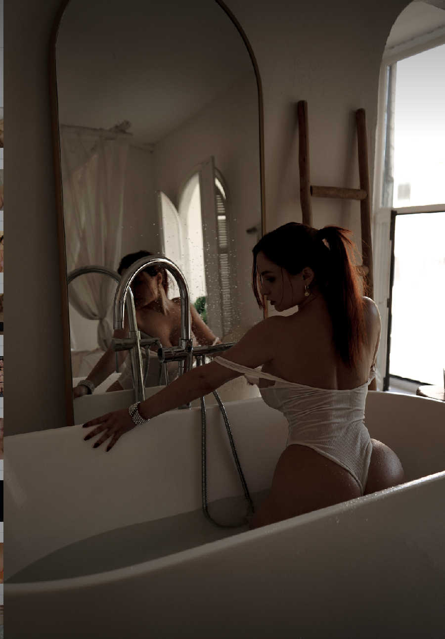 A playful frame from Miranda Faith nude — online in Baoding