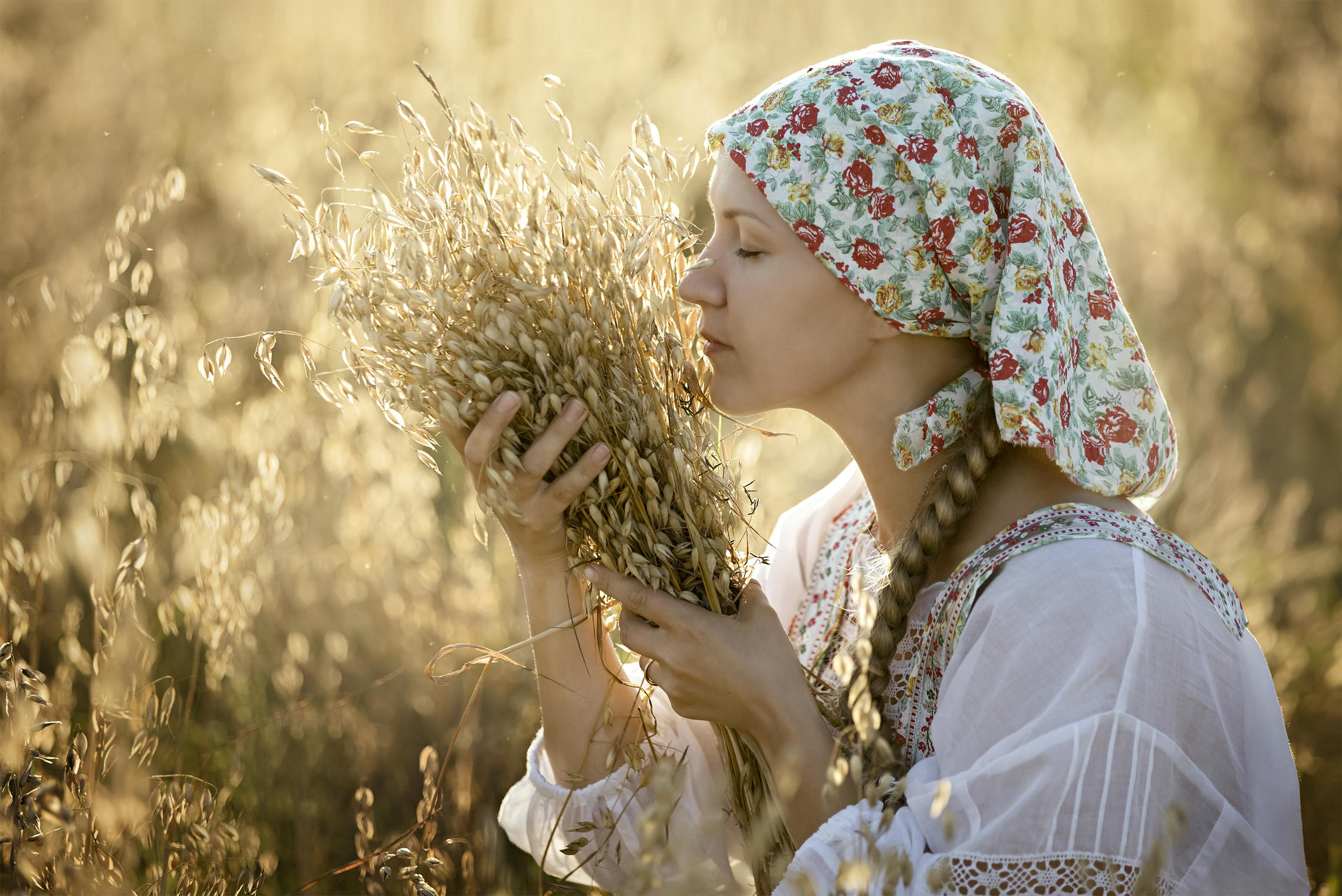 Photo Women in Slavic costumes in Baoding