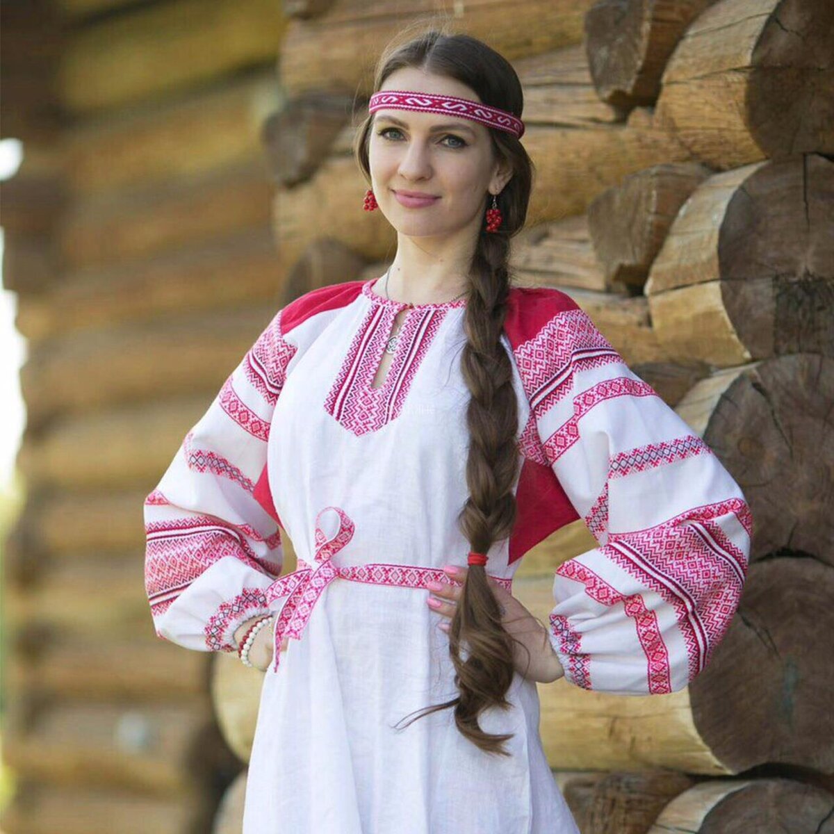 Girls in Slavic costumes in Baoding