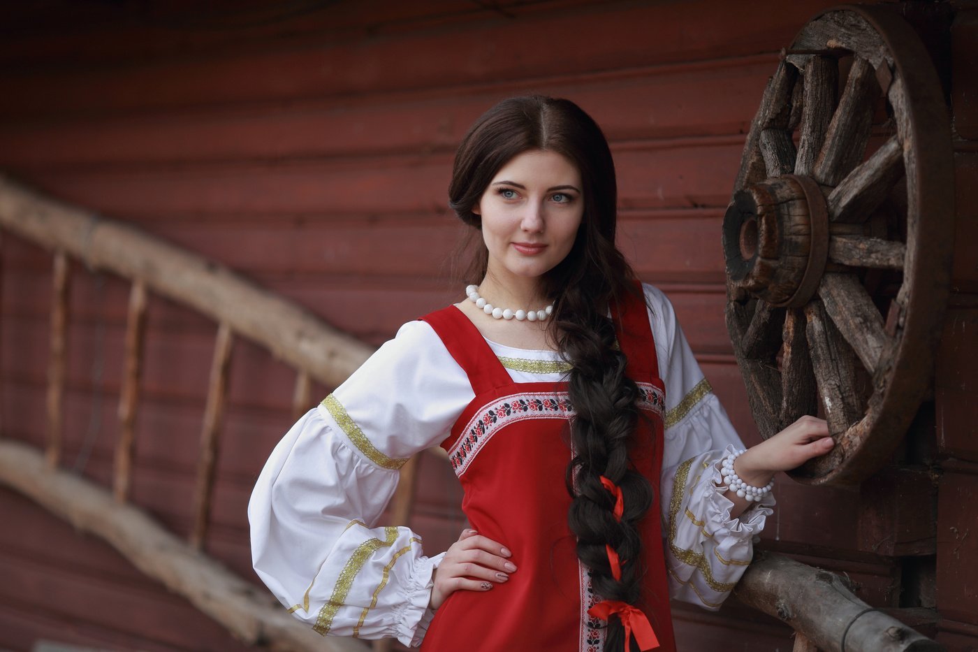 Girls in Slavic costumes in Baoding