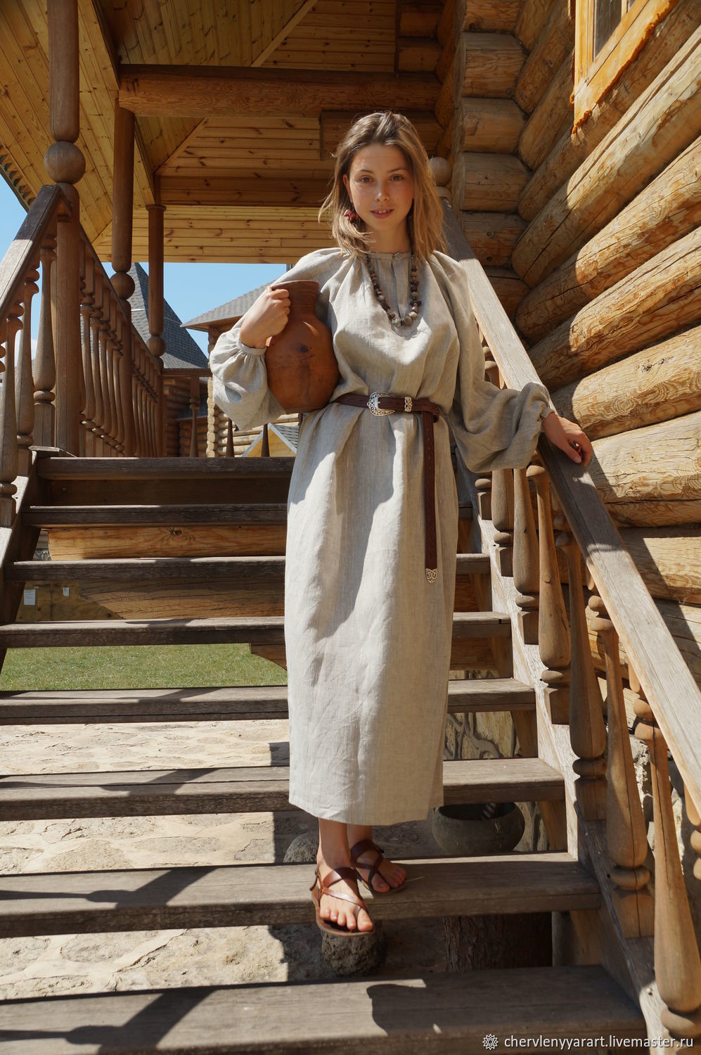 Girls in Slavic costumes in Baoding