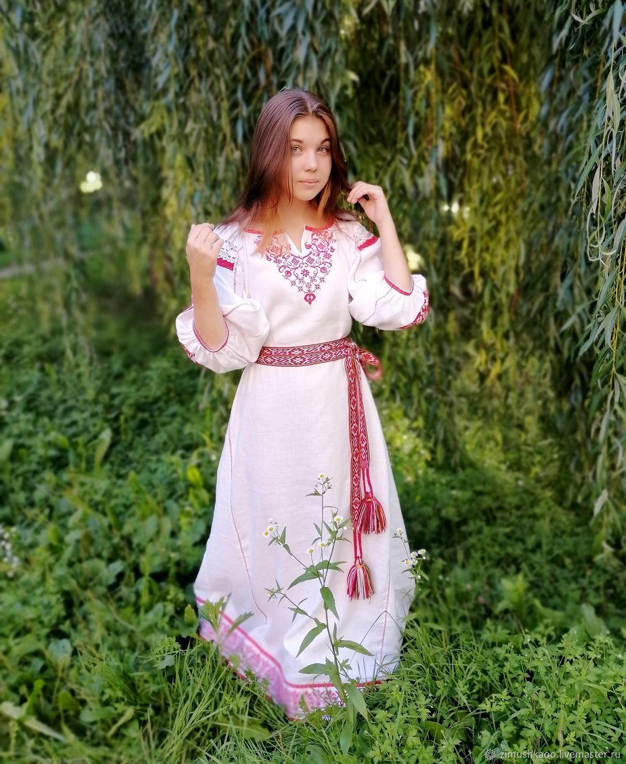 Girl Girls in Slavic costumes in Baoding