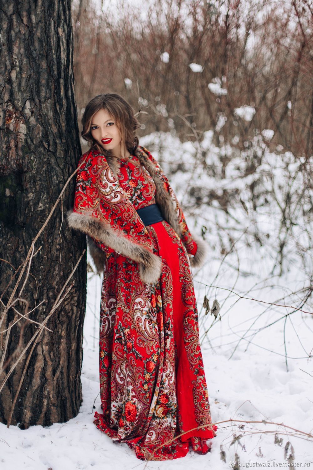 Photo Girls in Slavic costumes in Baoding