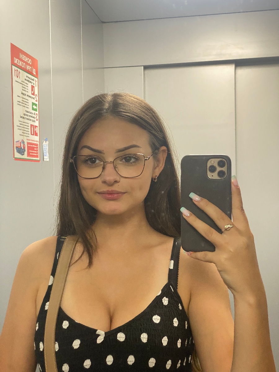 Sexy model Stacy in Baoding