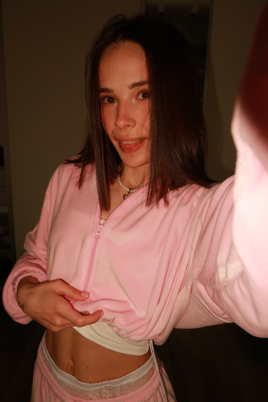 Tina brings the glow — live moments in Baoding